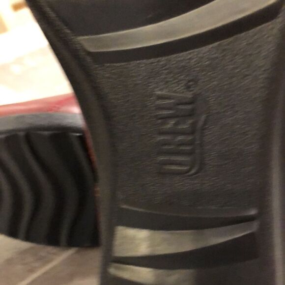 Drew Harper women’s shoes maroon color size 10 medium. - Picture 6 of 12